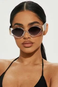 Fashion Nova Stunting Always Cat Eye Sunglasses - Clear