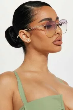 Fashion Nova Baby You Got Me Hooked Sunglasses - Purple/combo