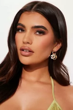 Fashion Nova Boss Babe Earrings - Clear -Fashion Nova Sales 03 06 23Studio5 DM SS 11 44 54 47 75000E5 Clear P 17841 SG