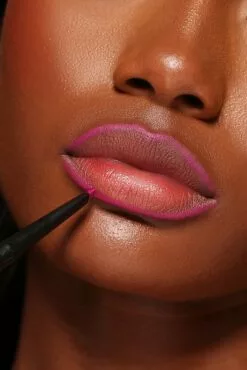 Fashion Nova NOVABEAUTY 2 In 1 Snatched Lip Liner - Magenta 01 -Fashion Nova Sales 03 11 22Studio5 SN 13 33 21 25 MAGENTA01 44711 web