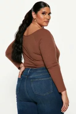 Fashion Nova Hazel Ribbed Henley Bodysuit - Chocolate -Fashion Nova Sales 08 12 22Studio5 KJ DJ 16 12 03 51 RT36736L Chocolate P PLUS5 PB