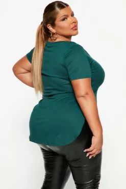 Fashion Nova Laid Back Tee - Hunter -Fashion Nova Sales 09 07 22Studio5 RD DJ 15 15 47 36 69411XL Hunter 8010 PLUS ES