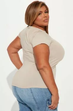 Fashion Nova Lily Crew Neck Top - Taupe -Fashion Nova Sales 09 23 22Studio1 KJ DJ 15 42 31 48 RT1010 Taupe 3210 PLUS JB