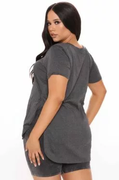 Fashion Nova Laid Back Tee - Charcoal 15 Fashion Nova Laid Back Tee - Charcoal -Fashion Nova Sales 10 01 20Studio4 DD JH 11 39 46 27 69411XL Charcoal 53153 PLUS WG