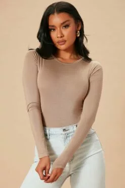 Fashion Nova Krystal Crew Neck Long Sleeve Bodysuit - Mocha 13 Fashion Nova Krystal Crew Neck Long Sleeve Bodysuit - Mocha -Fashion Nova Sales 10 12 22Studio7 SN MR 12 02 20 15 T10034BDS Mocha 9535 SG