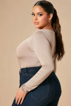 Fashion Nova Krystal Crew Neck Long Sleeve Bodysuit - Mocha 19 Fashion Nova Krystal Crew Neck Long Sleeve Bodysuit - Mocha -Fashion Nova Sales 10 17 22Studio7 KJ DJ 13 45 51 43 T10034BDS Mocha 21199 PLUS ES