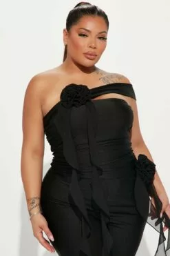 Fashion Nova Bed Of Roses Jumpsuit - Black -Fashion Nova Sales 11 09 22Studio1 RD 11 34 23 25 JP2627 Black 0345 PLUS JB