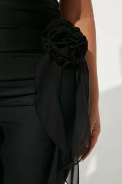 Fashion Nova Bed Of Roses Jumpsuit - Black -Fashion Nova Sales 11 09 22Studio1 RD 11 34 36 25 JP2627 Black 0349 PLUS JB