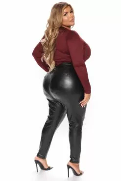 Fashion Nova Daria Double Layered Bodysuit - Wine -Fashion Nova Sales 11 12 21Studio5 ME KP 15 44 30 68 JT44981L Wine 2317 PLUS DC