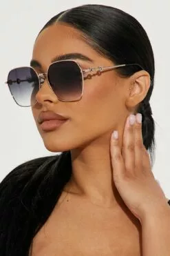 Fashion Nova Continental Twist Sunglasses - Black -Fashion Nova Sales 12 22 22Studio7 ID AC 10 19 39 29 M22048APMC Black 34256 ES